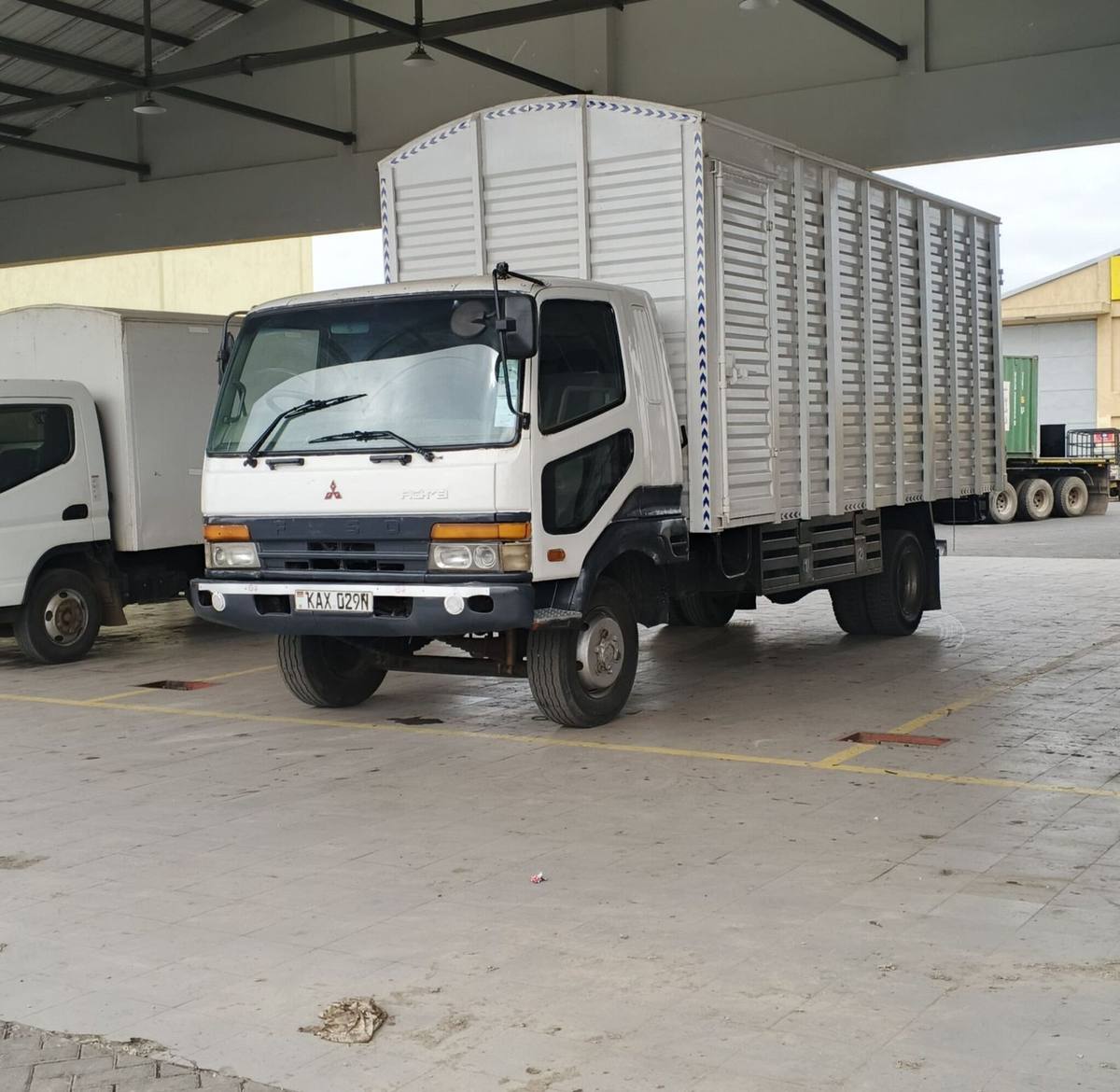 Box truck parked and ready for a long-distance load
