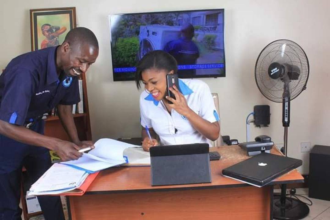 Move coordinator reviewing a booking with a client